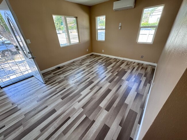 Living room - 340 Sespe Ave