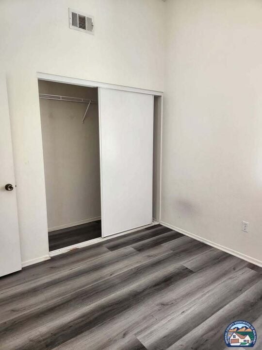 Foto del edificio - 655 Silverwood St