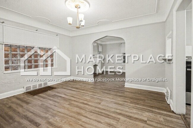 Building Photo - 15071 Cruse St