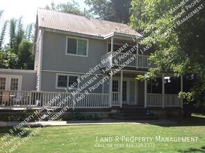 Building Photo - 13589 River Rd