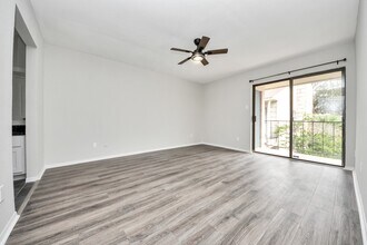 Building Photo - 1818 Augusta Dr