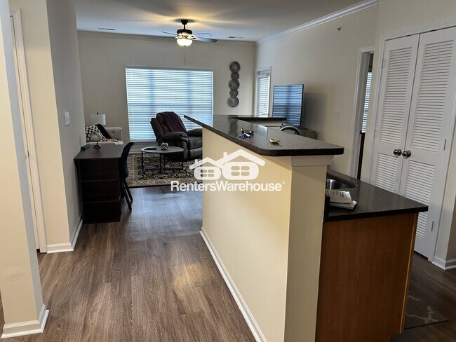 Foto del edificio - 1241 Strassner Dr
