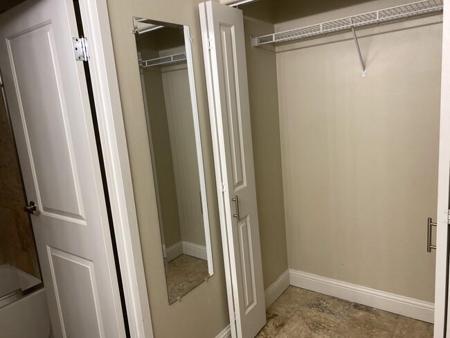 Unit Closet - 700 E 8th St
