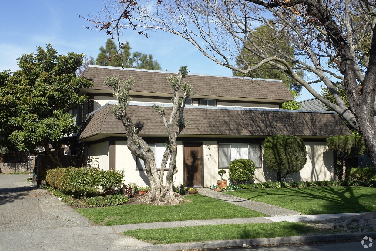 Primary Photo - 4359 Fairlands Dr