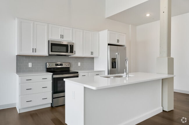 1BR, 1BA - 798SF - Kitchen - The Mill at Prattville