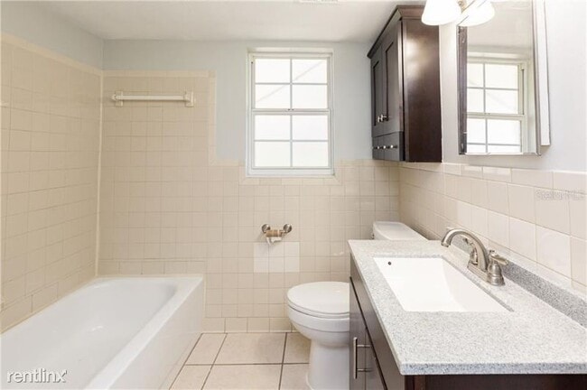 Building Photo - 2 br, 1 bath Condo - 640 Robinhood Dr