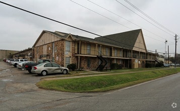 Building Photo - Victoria Manor