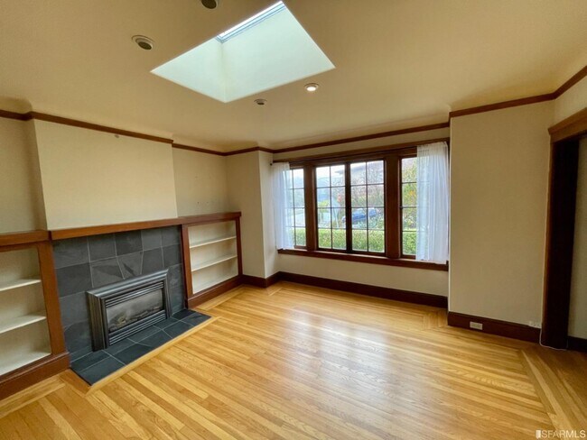 Building Photo - 337 Kensington Way
