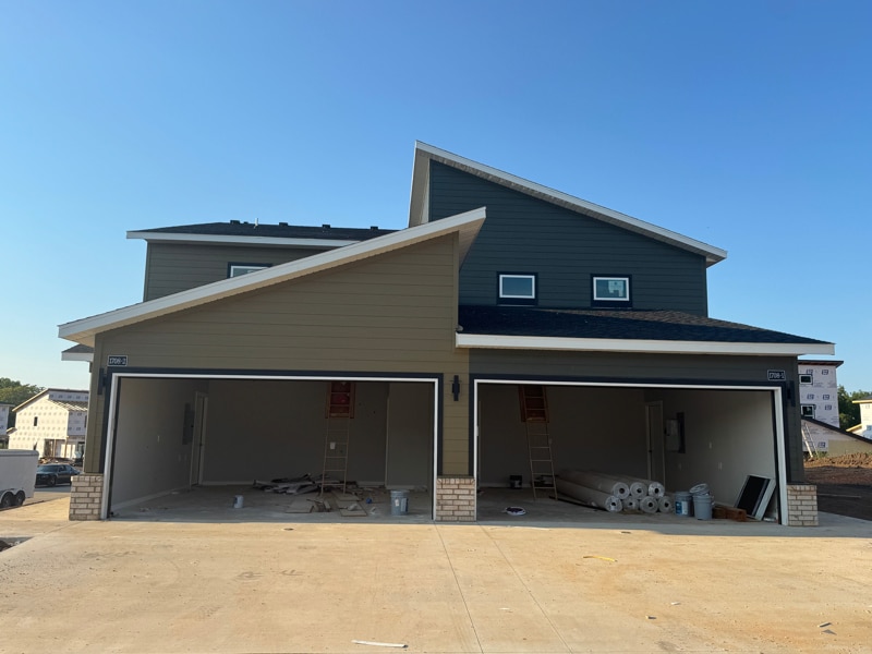 Primary Photo - 1708 SW Poigai Wy