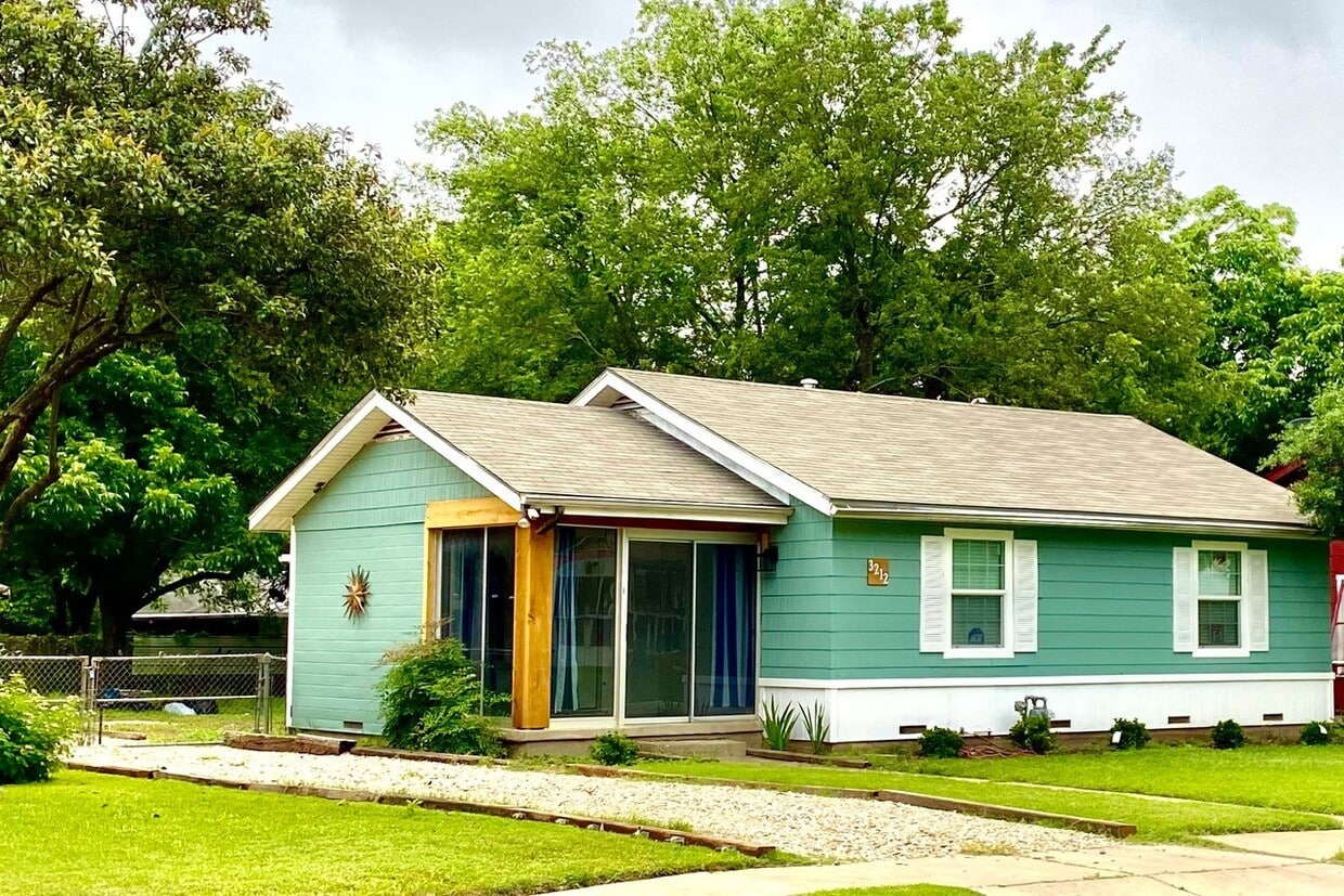 Primary Photo - 3212 Wenz Ave