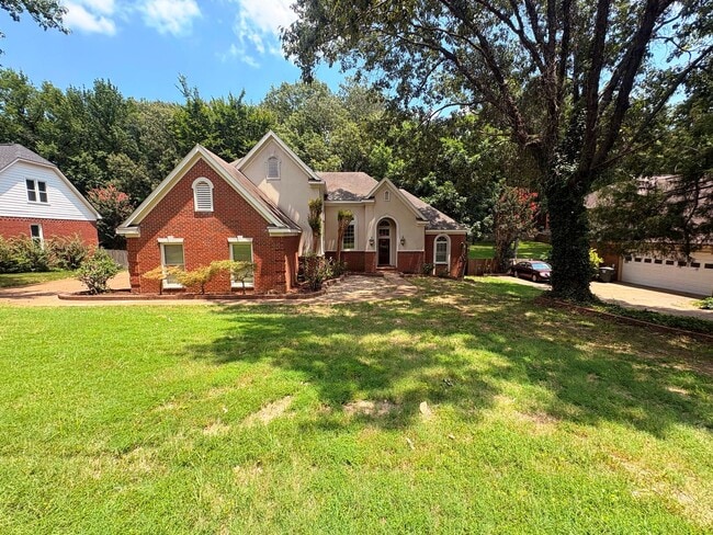 Building Photo - One Of Kind Home In Woodchase Subdivision! Over 3400 Sq Ft! Must have owner's approval on pets, f...