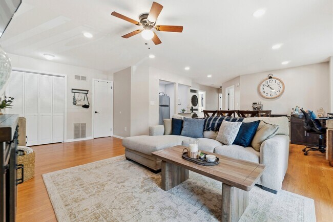 Foto del edificio - 93 Briarwood Ct