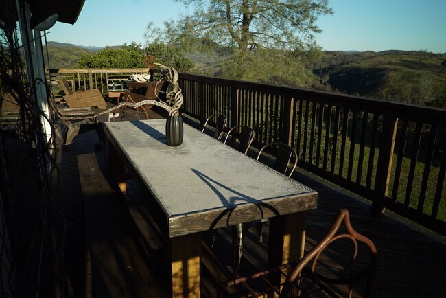 Foto del edificio - 2077 Stagecoach Canyon Rd