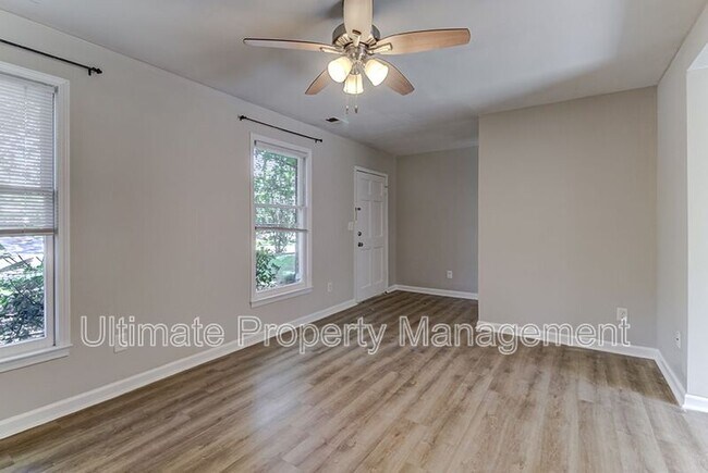 Building Photo - 5038 Shelley Dr