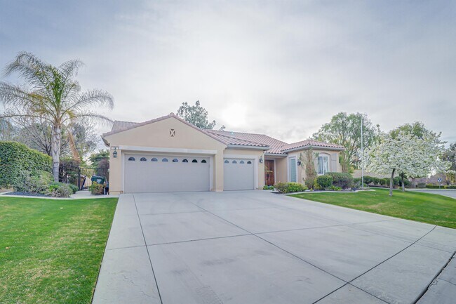 Building Photo - 14903 Via Messina Dr