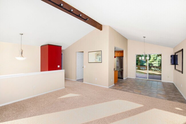 Building Photo - 4 Bedroom Home In Kirkland Neighborhood