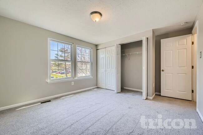 Foto del edificio - 4231 Greys Run Cir