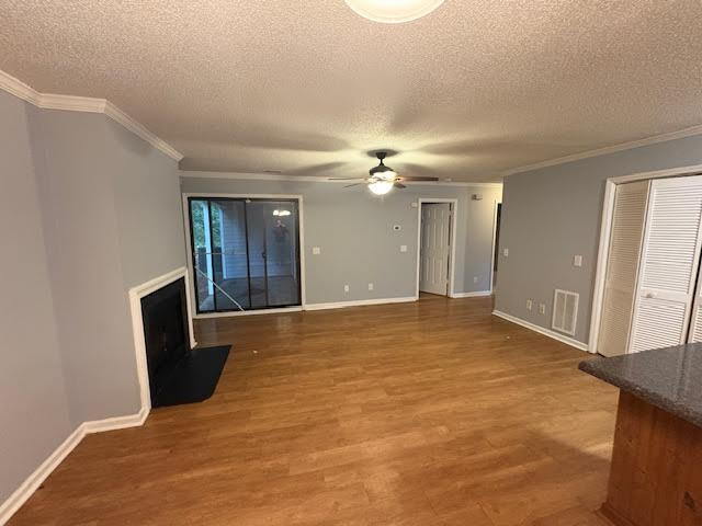 Building Photo - "Cozy Elegance Awaits: 1-Bedroom Condo wit...