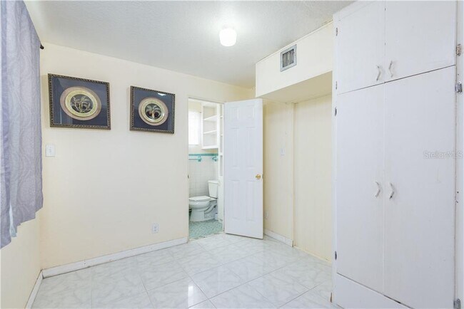 Building Photo - 301 Francis Dr