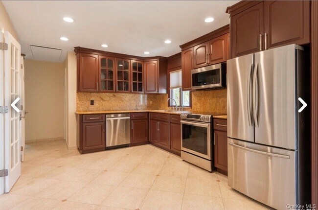 Foto del edificio - 171 Roslyn Rd