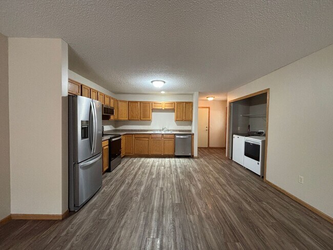 Foto del edificio - ALL NEW INTERIOR - 2 Bedroom Town Home