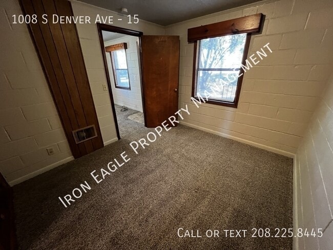 Building Photo - 1008 S Denver Ave