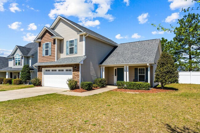 Frente - 215 Century Dr