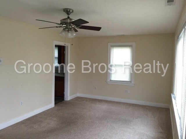 Foto del edificio - Fulton Hill Rancher with Garage