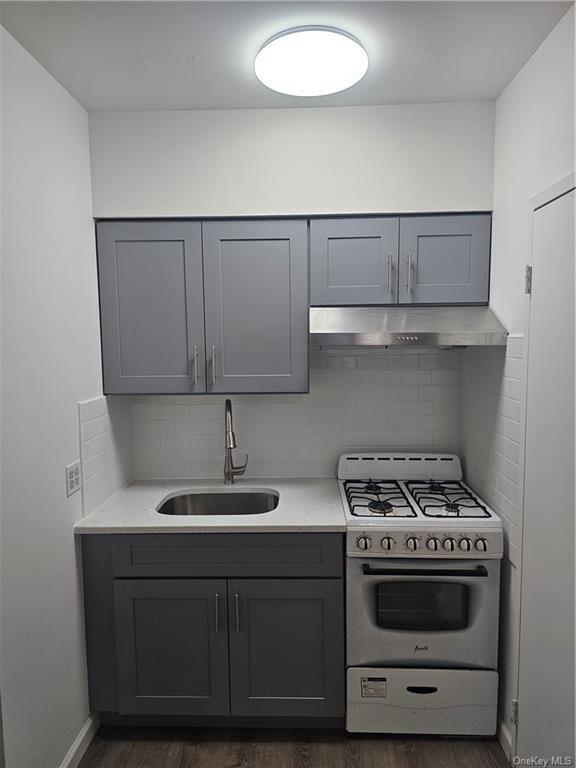 Foto del edificio - 58-61-61 44th Ave
