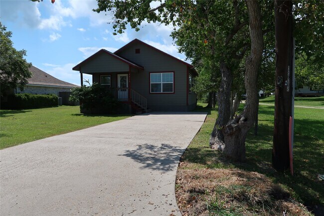 Building Photo - 2717 Avenue D