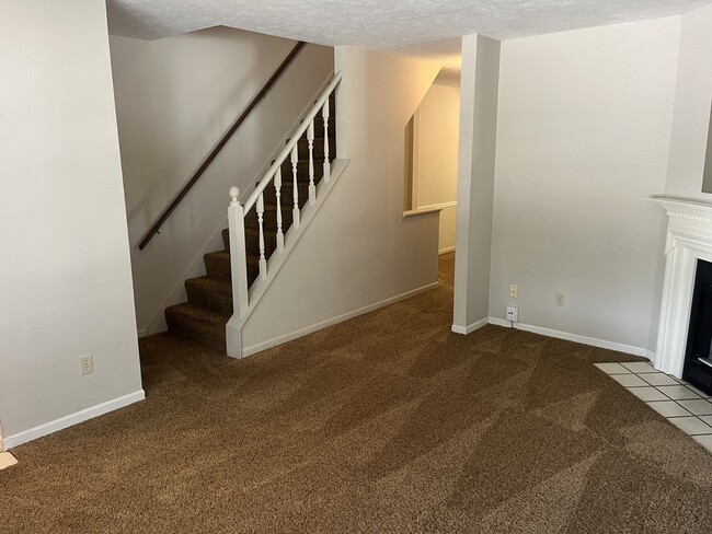 Building Photo - 3058 Colony Ln