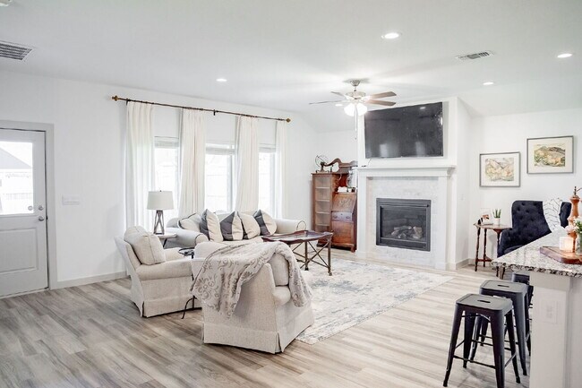 Building Photo - Gorgeous 4/2 in Cooper ISD