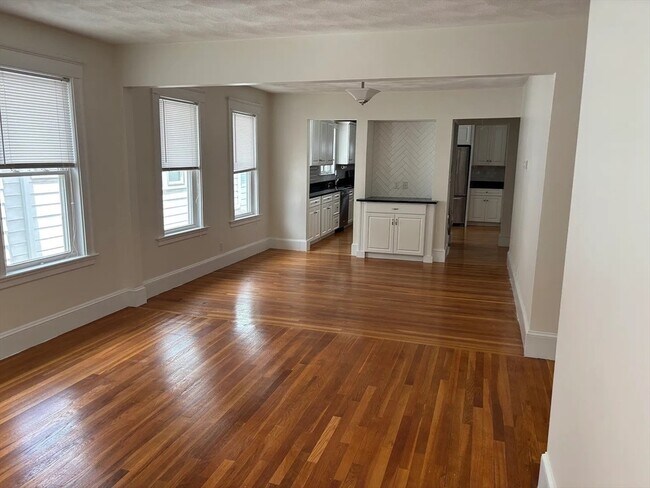 Building Photo - 251 Brown St