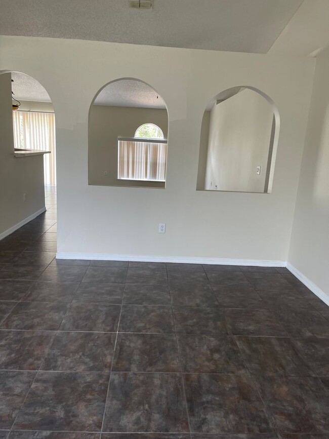 Foto del edificio - 4 Bedroom, 2 Bathroom, 2 Car Garage Home. ...