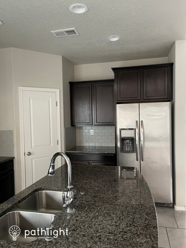 Foto del edificio - 1700 Valle Vista NW, Los Lunas, NM, 87031