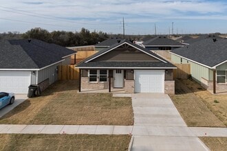 Building Photo - 179 Tombstone Rd
