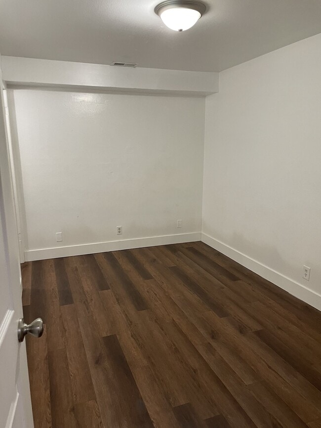 Building Photo - 58 W 400 S