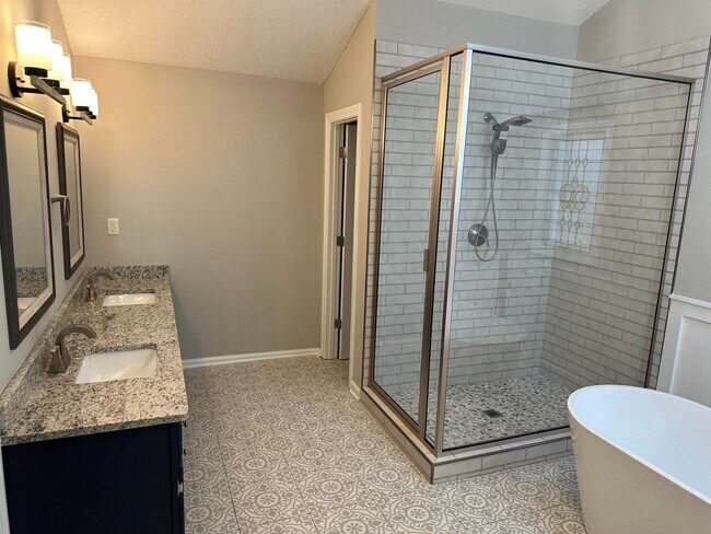 Building Photo - 8177 Kimbrook Dr