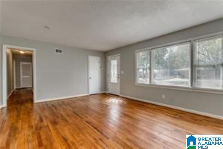 Foto principal - 410 32nd E Pl