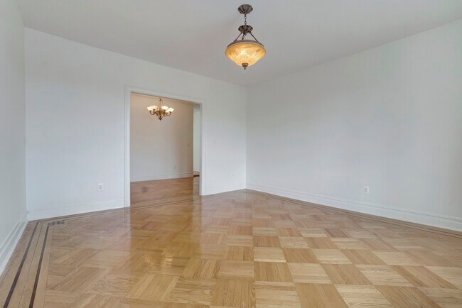 Building Photo - 22 70th St