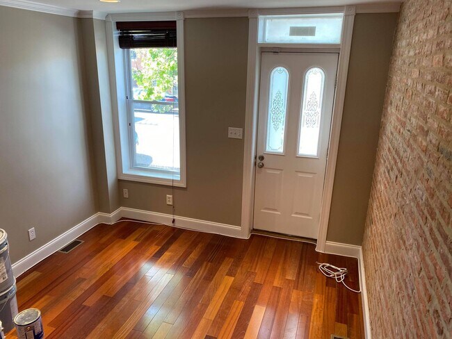 Foto del edificio - Charming 2 Bedroom Townhome in Canton, MD!