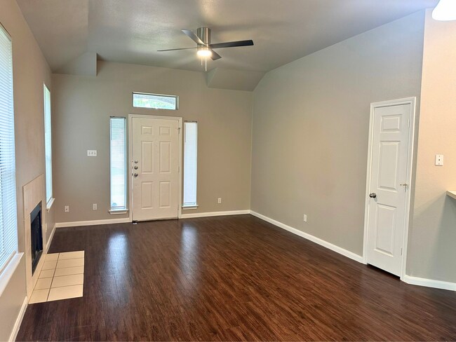 Foto del edificio - 1503 Cedar Park Dr