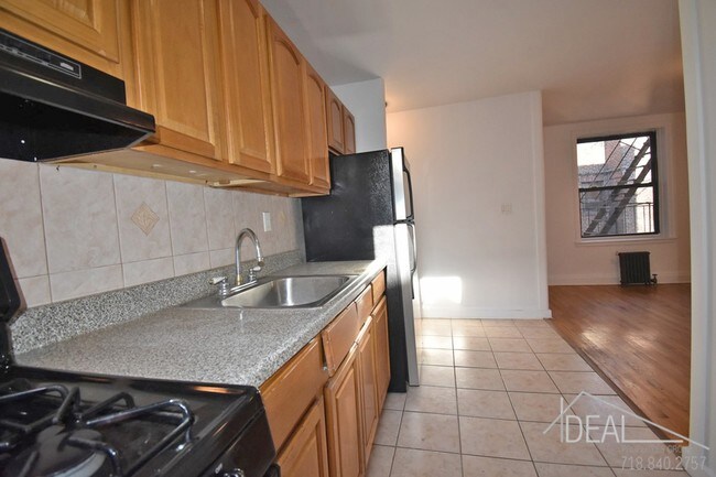 Building Photo - 725 4th Avenue #G5R
