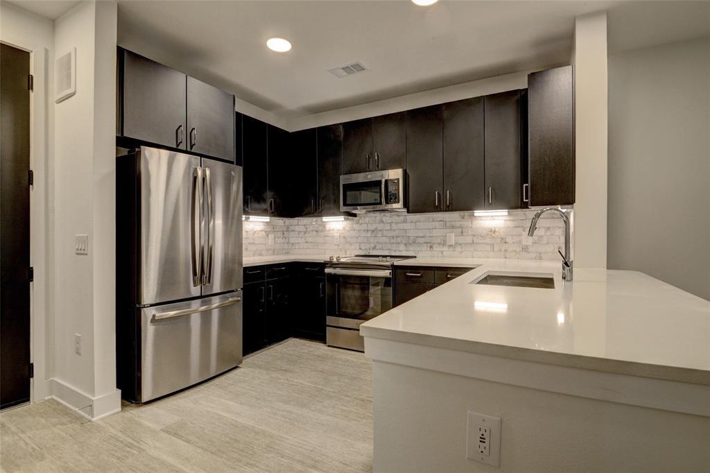 Foto principal - 6400 Washington St