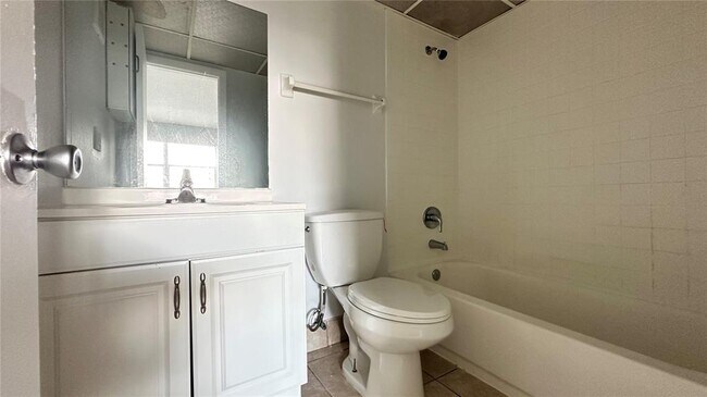 Foto del edificio - 8020 Fairview Dr