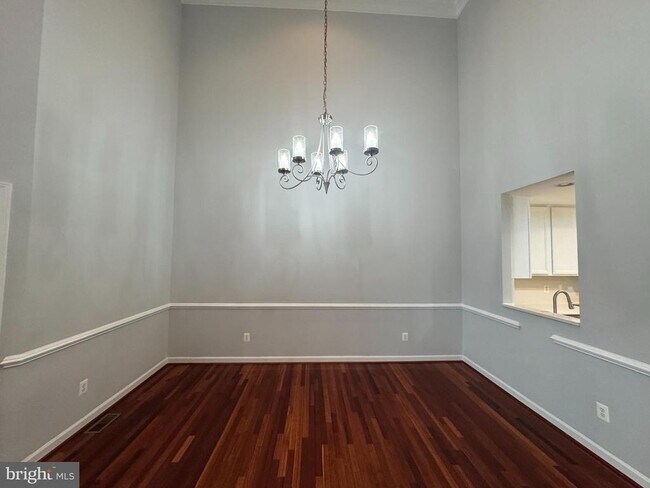 Foto del edificio - 15028 Gaffney Cir