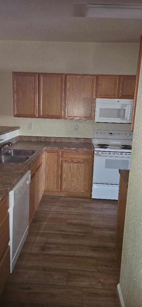 Building Photo - Snyder Avenue Townhomes