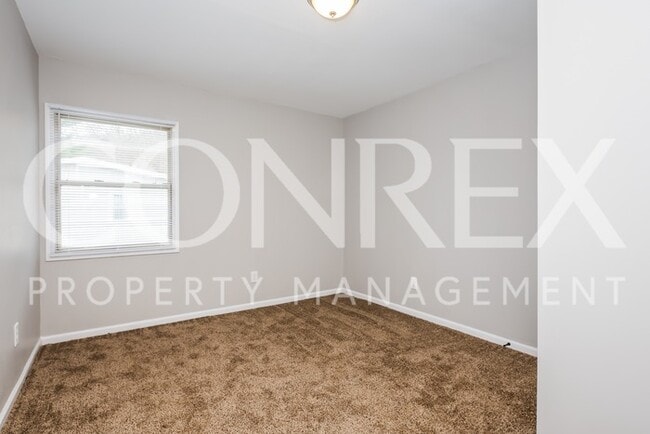Building Photo - Wonderful 4 Bedroom