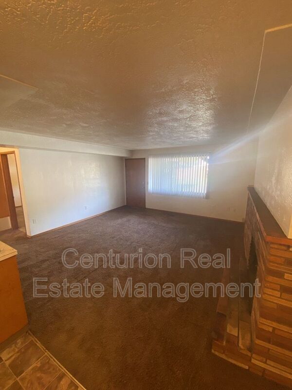 Foto del edificio - 132 Stoneway Dr NW