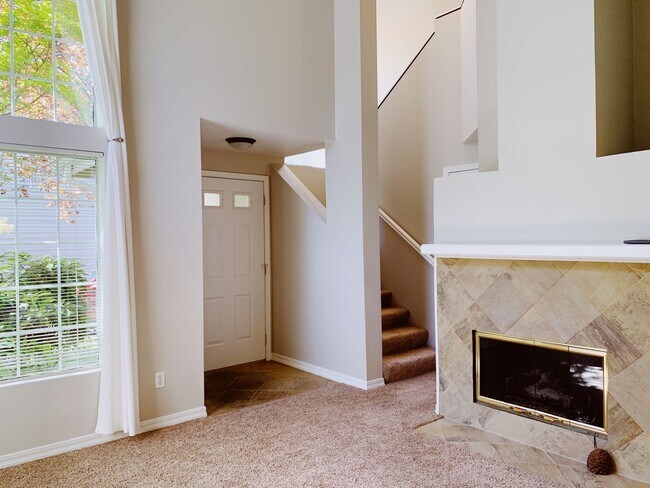 Building Photo - 3Bd/2.5Ba Kirkland Townhome